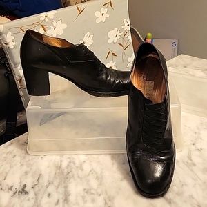 Vintage Heeled Oxfords - made in Itlay